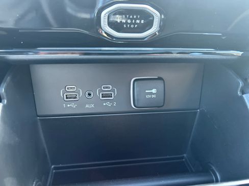 Used 2026 Jeep Grand Cherokee Limited AWD/4WD image 19