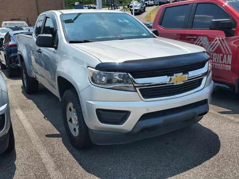 Used 2017 Chevrolet Colorado W/T w/ WT Convenience Package AWD/4WD image 2