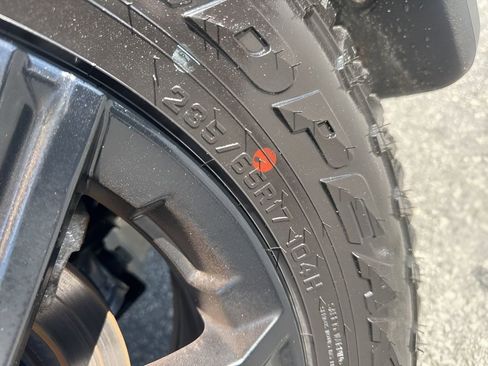 Used 2025 Nissan Rogue SV image 32