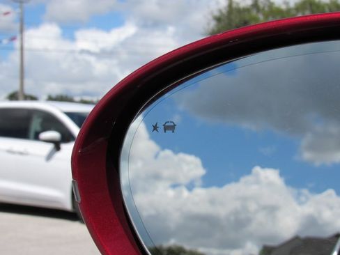 Used 2019 Buick Envision Essence image 23