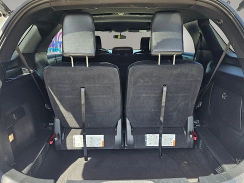 Used 2018 Ford Explorer XLT w/ Equipment Group 202A AWD/4WD image 20