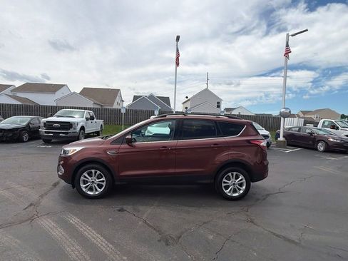 Used 2018 Ford Escape SE w/ SE Sync 3 Package FWD image 5