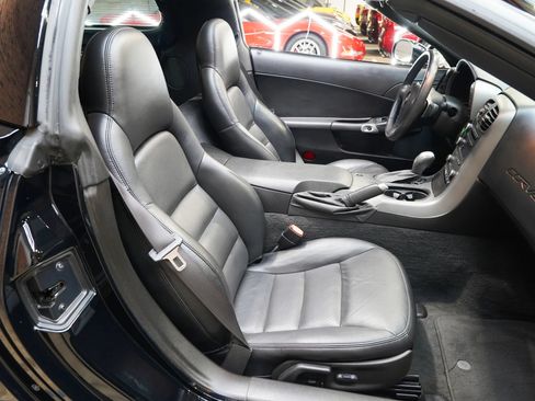 Used 2007 Chevrolet Corvette Coupe w/ Preferred Equipment Group RWD image 49
