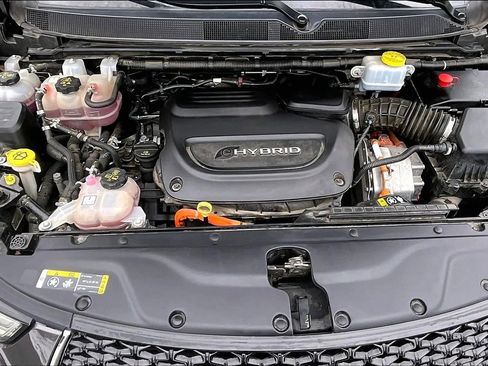 Used 2021 Chrysler Pacifica Touring-L image 10