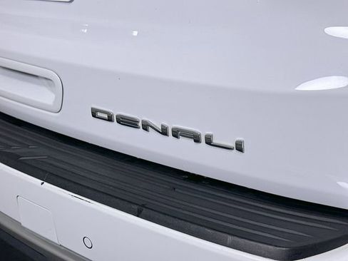 Used 2024 GMC Yukon Denali RWD image 33