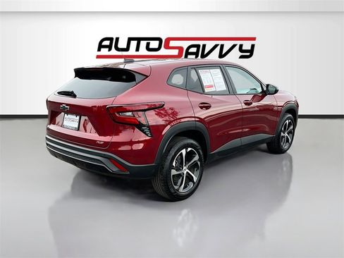 Used 2025 Chevrolet Trax RS w/ Driver Confidence Package image 7