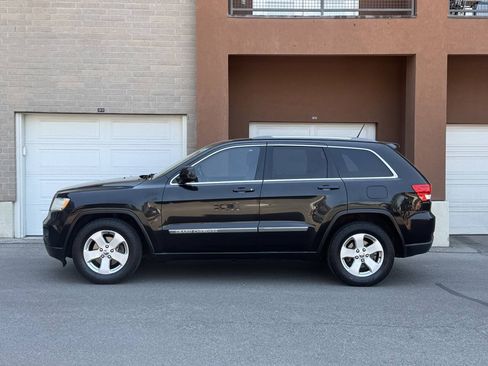 Used 2012 Jeep Grand Cherokee Laredo AWD/4WD image 2