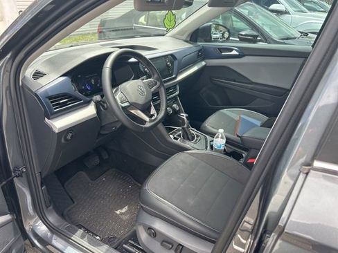 Used 2023 Volkswagen Taos SE FWD image 10