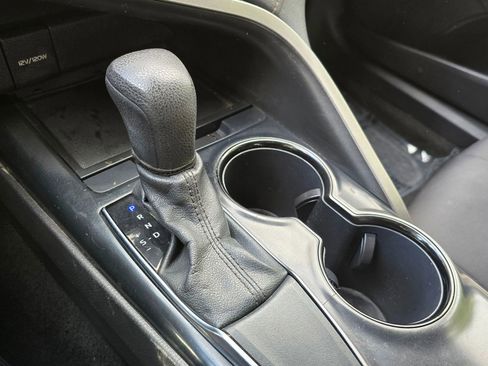 Used 2020 Toyota Camry LE image 23