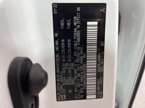 Certified 2022 Toyota Highlander XLE image 35