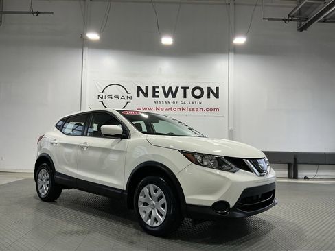 Used 2019 Nissan Rogue Sport S image 36