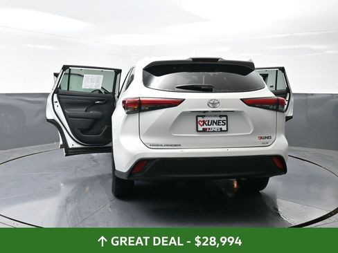 Used 2023 Toyota Highlander XLE image 63