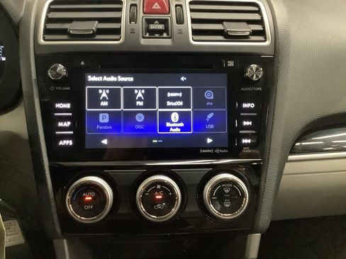Used 2018 Subaru Forester 2.5i Limited AWD/4WD image 9