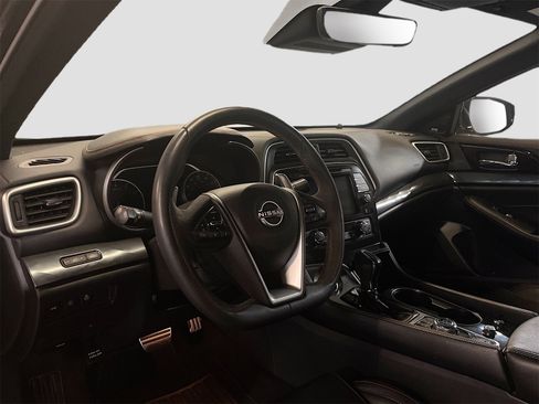 Used 2023 Nissan Maxima SR w/ Sport Mat Group image 9