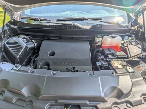 Used 2023 Chevrolet Traverse LT FWD image 12