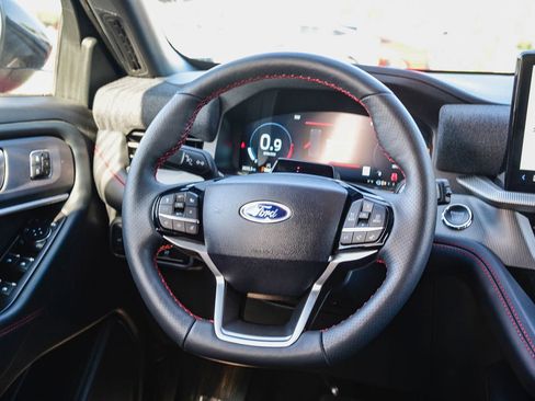 Used 2025 Ford Explorer ST-Line w/ Premium Package image 15