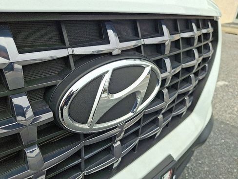 Certified 2022 Hyundai Venue SEL image 28