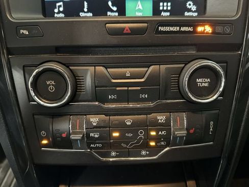 Used 2017 Ford Explorer XLT w/ Equipment Group 202A FWD image 21