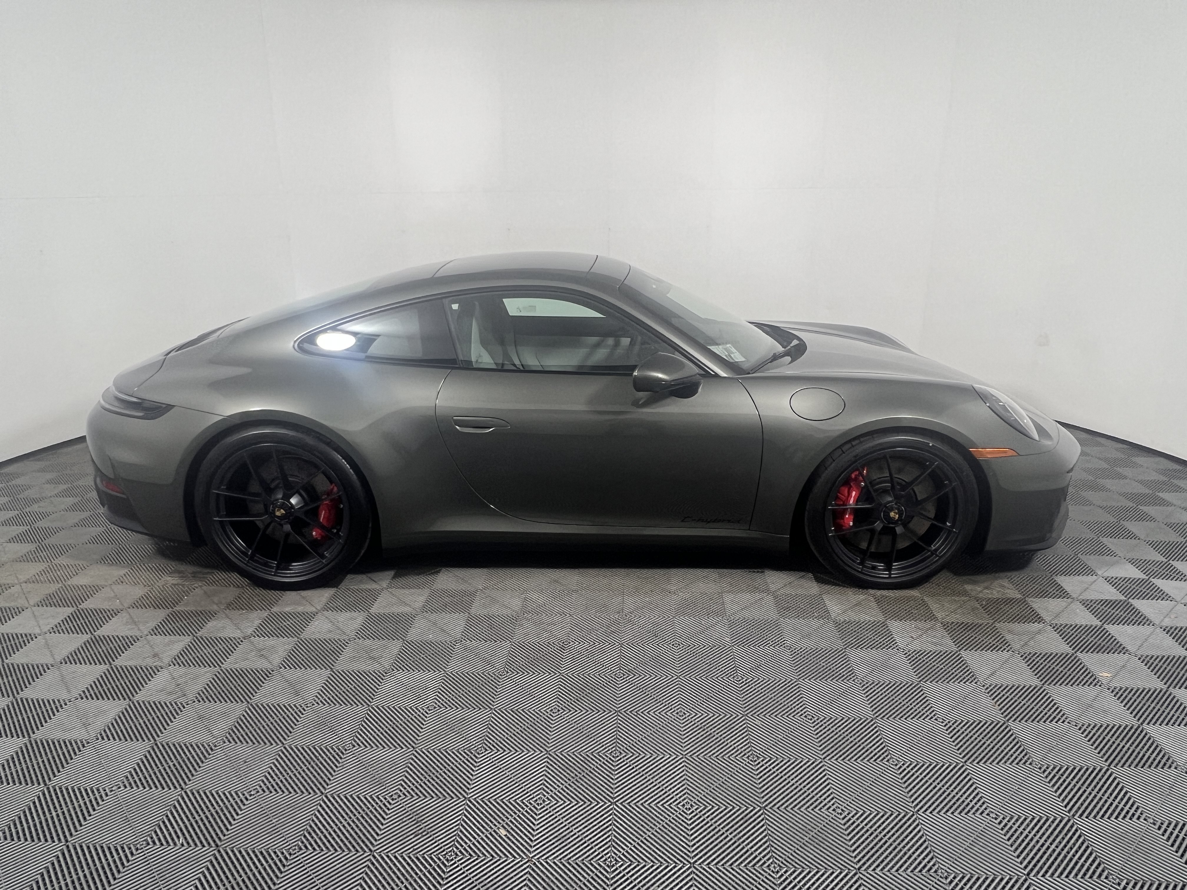 New 2026 Porsche 911 Carrera GTS RWD image 8