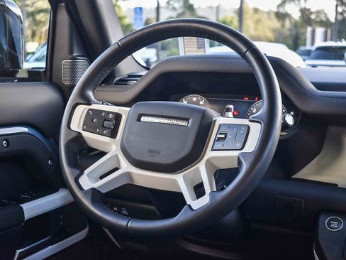 Used 2024 Land Rover Defender 110 S image 16