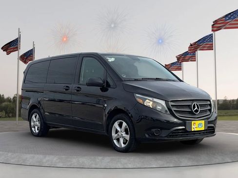 Used 2018 Mercedes-Benz Metris Passenger image 8