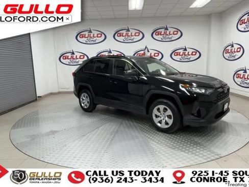Used 2019 Toyota RAV4 LE FWD image 4