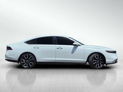 Used 2024 Honda Accord Touring image 4