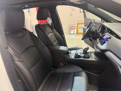 Used 2019 Cadillac XT4 Premium Luxury AWD/4WD image 21