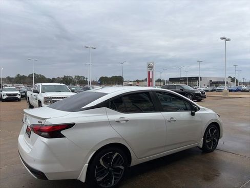 Certified 2025 Nissan Versa SR w/ Trunk Package image 4