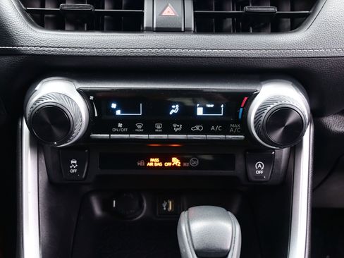 Used 2024 Toyota RAV4 LE image 19