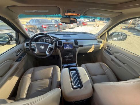 Used 2012 Cadillac Escalade ESV Premium image 20