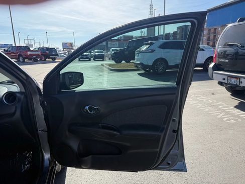 Used 2016 Nissan Versa SV image 24