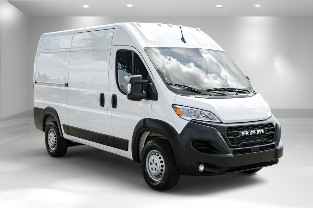 Used 2025 RAM ProMaster 2500 w/ Convenience Group FWD image 7