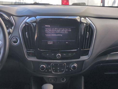 Used 2022 Chevrolet Traverse LT image 19