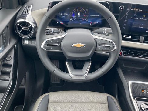 New 2026 Chevrolet Equinox LT w/ Convenience Package II FWD image 7