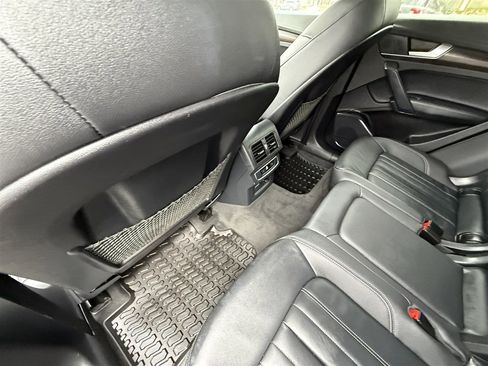 Used 2023 Audi Q5 2.0T Premium w/ Convenience Package image 24