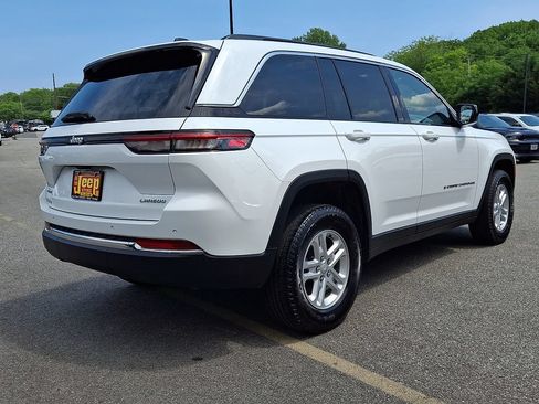Certified 2025 Jeep Grand Cherokee Laredo AWD/4WD image 6