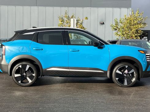 New 2026 Nissan Kicks SR w/ SR Premium Package AWD/4WD image 3