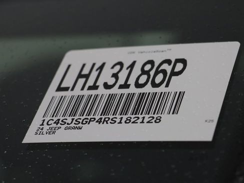 Used 2024 Jeep Grand Wagoneer L Series III image 28