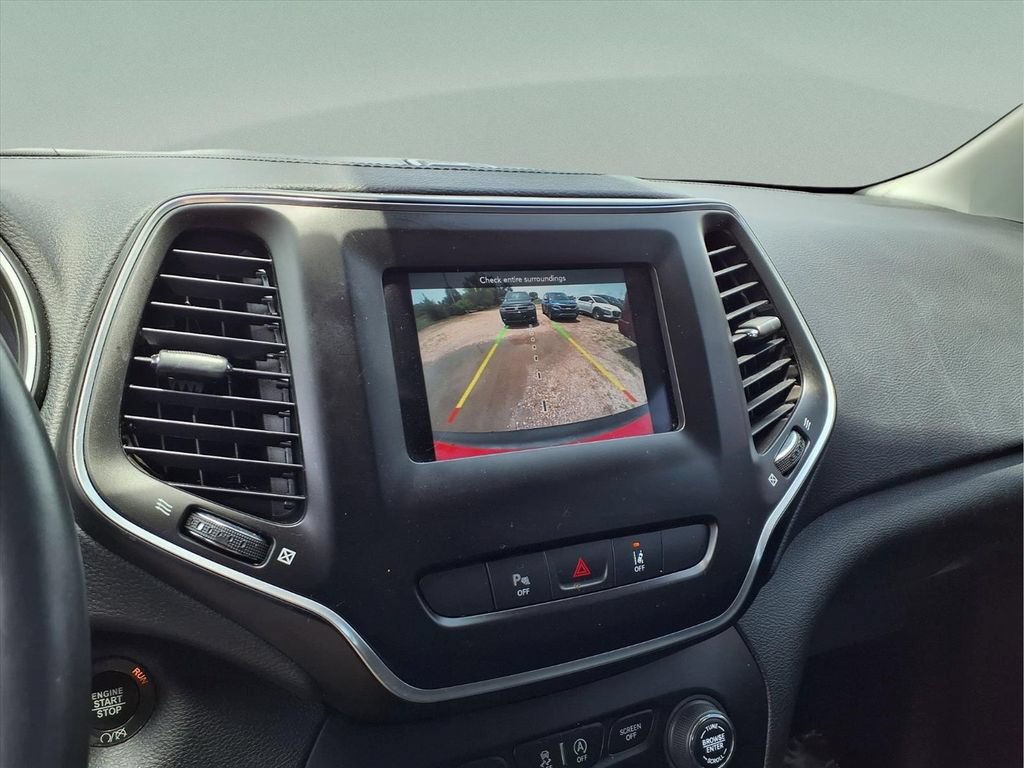 Used 2021 Jeep Cherokee Latitude Plus FWD image 11