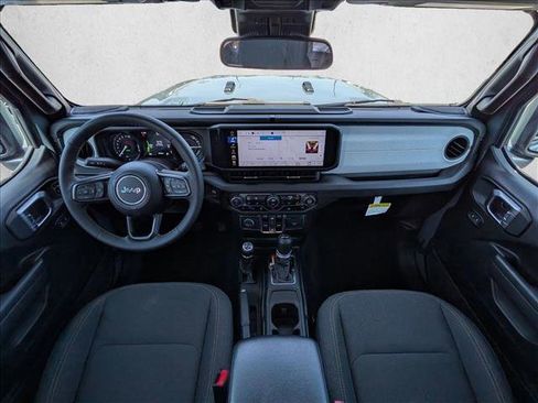 Used 2024 Jeep Wrangler Unlimited w/ Convenience Group AWD/4WD image 17