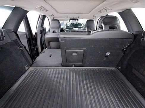 Used 2019 Volvo XC60 T5 Momentum w/ Premium Package image 33