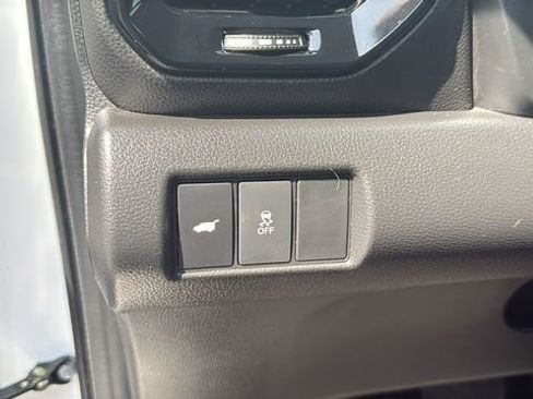 Used 2023 Honda Pilot Touring image 14