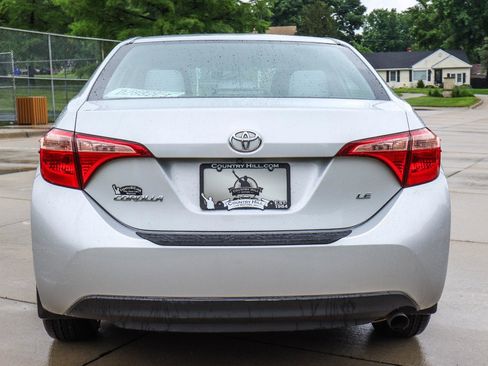 Used 2018 Toyota Corolla LE FWD image 15