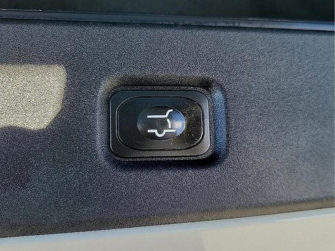 Used 2025 Ford Expedition Tremor AWD/4WD image 37