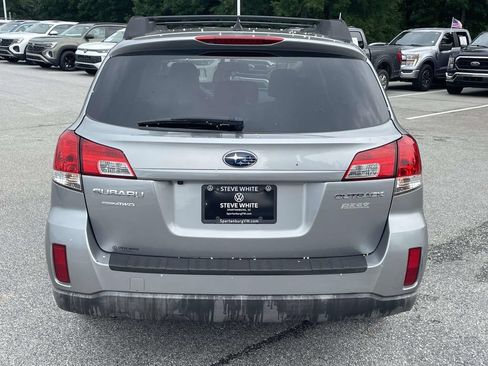 Used 2011 Subaru Outback 2.5i Limited AWD/4WD image 7