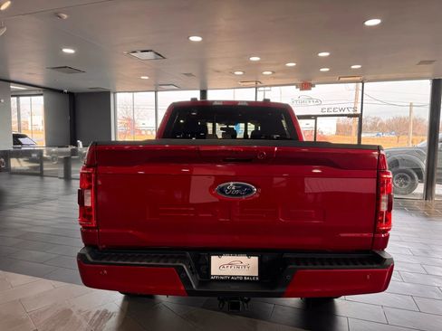 Used 2022 Ford F150 XLT w/ Equipment Group 302A High AWD/4WD image 4