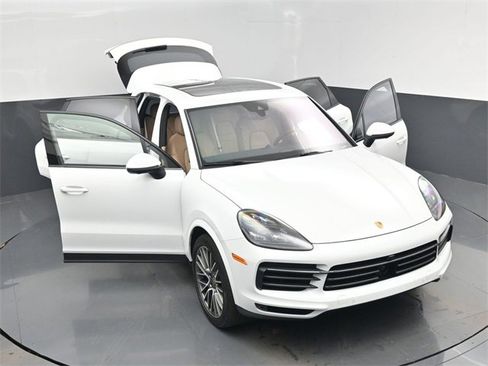 Used 2023 Porsche Cayenne S Platinum w/ Assistance Package image 66