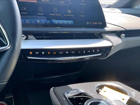 Certified 2025 Cadillac Optiq Sport 2 w/ LPO, Floor Liner Package AWD/4WD image 15