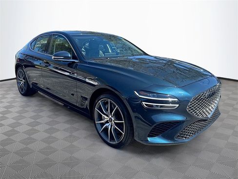 Used 2025 Genesis G70 2.5T image 4